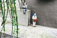 Isaac-Cordal-twee-beeldjes